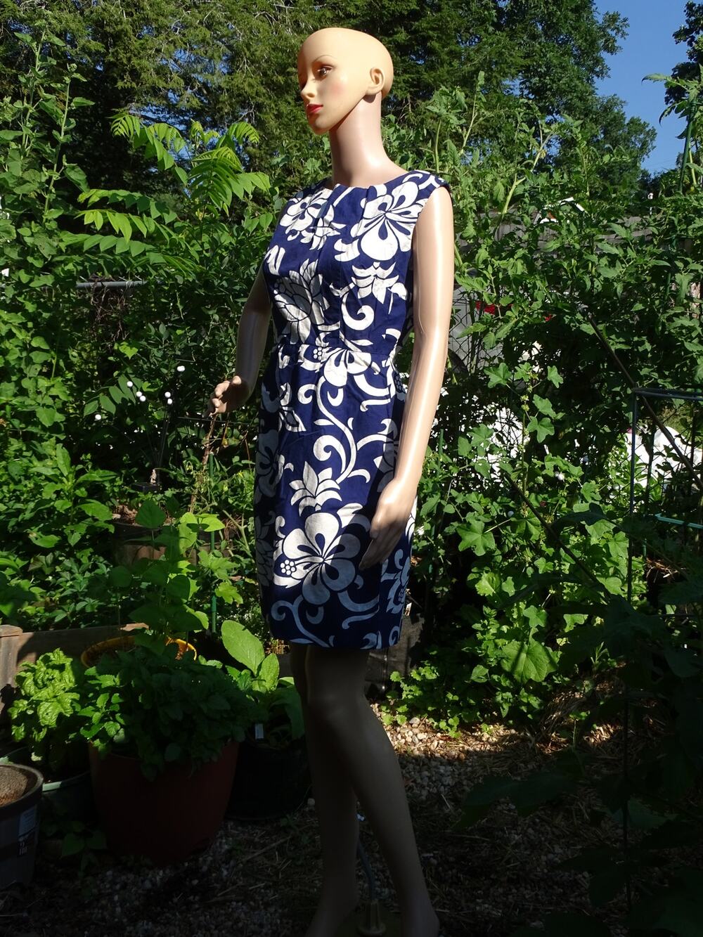 Vintage 1960s Blue Hibiscus Hawaiian Shift Dress Sleeveless Cotton Small